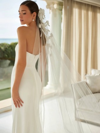 Pronovias #2 thumbnail