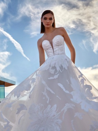 Pronovias #2 thumbnail