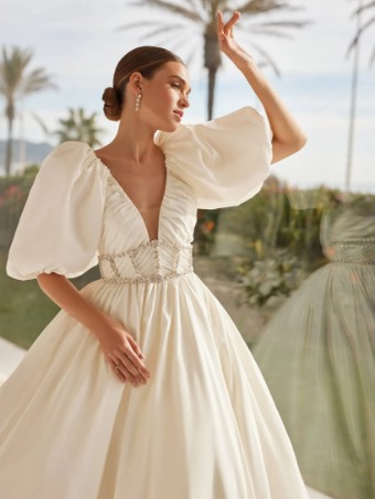 Pronovias #2 thumbnail