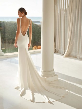 Pronovias #1 thumbnail