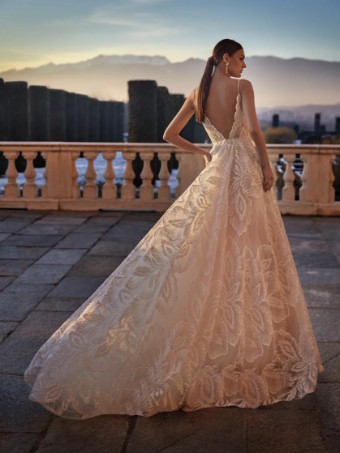 Pronovias #1 thumbnail