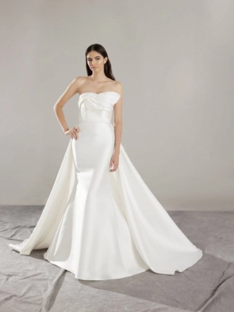 Pronovias #4 thumbnail