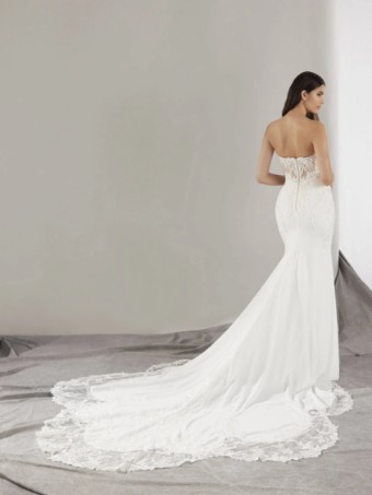 Pronovias #11 thumbnail