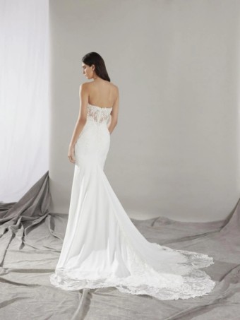 Pronovias #12 thumbnail