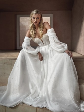 Pronovias #2 thumbnail