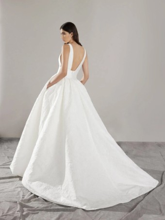 Pronovias #6 thumbnail