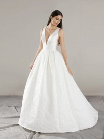 Pronovias #9 thumbnail