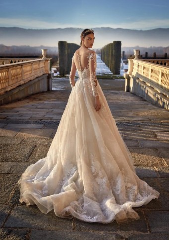 Pronovias #1 thumbnail