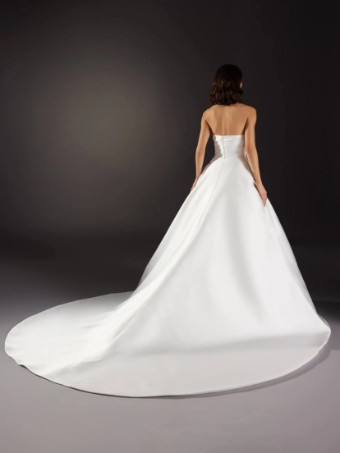 Pronovias #3 thumbnail