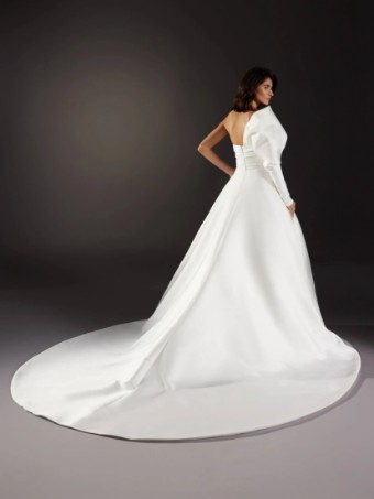 Pronovias #2 thumbnail