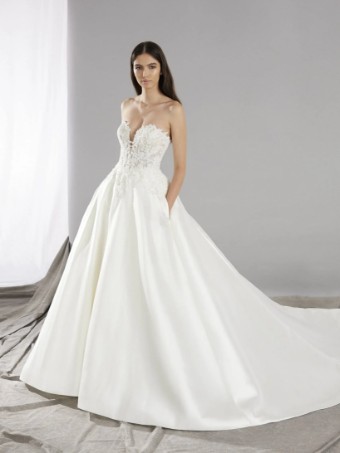 Pronovias #7 thumbnail