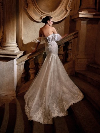 Pronovias #1 thumbnail